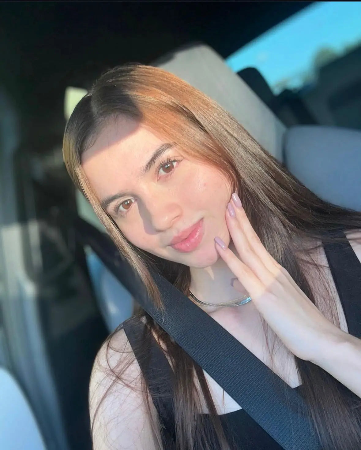 <em>Laura Nicole D</em>